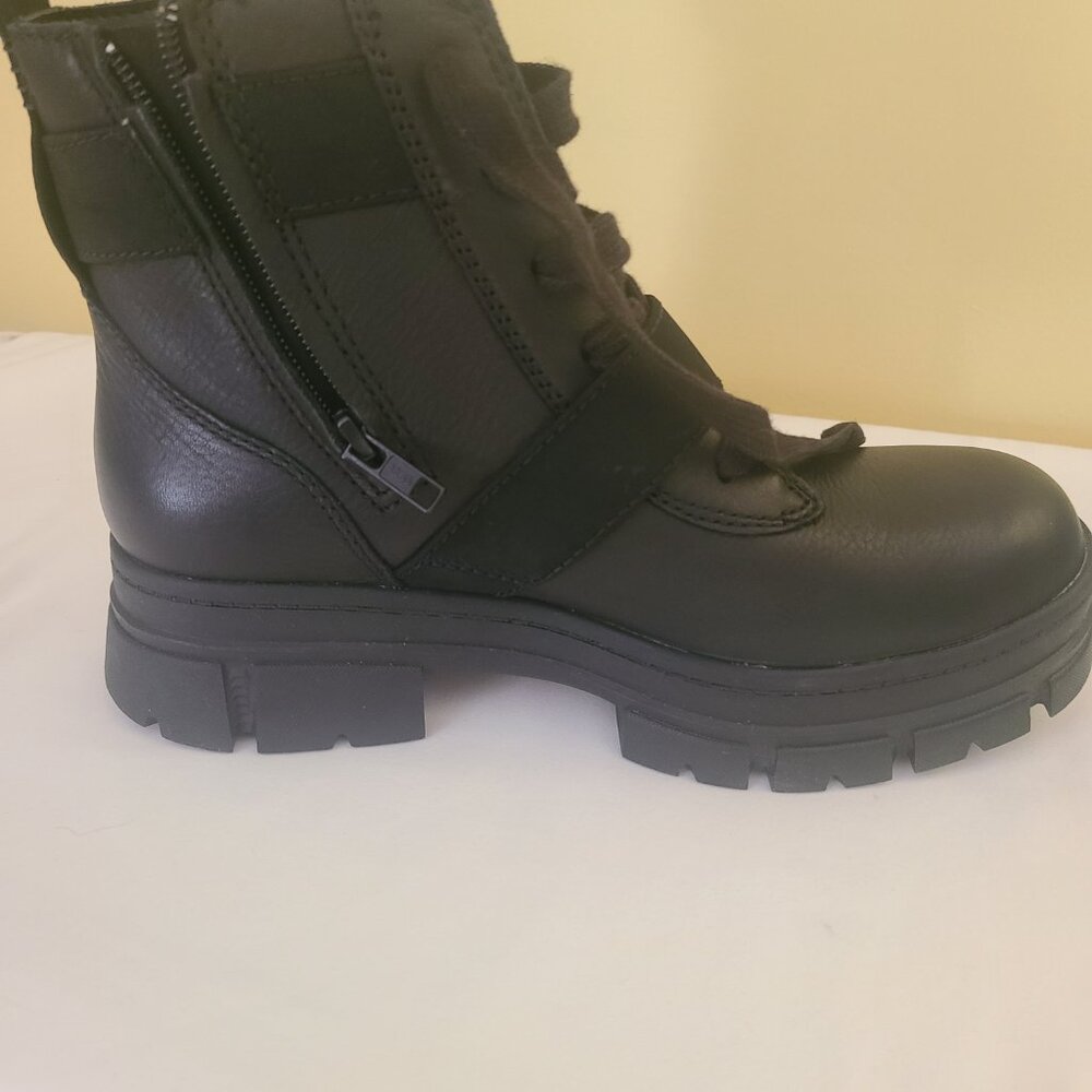 UGG womens boots size 8 - Picture 7 of 9